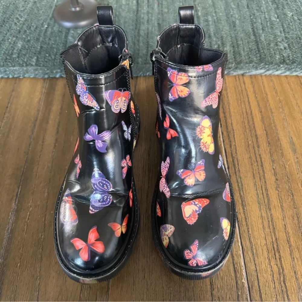 Steve Madden Joliche black butterfly ankle Chelsea boots